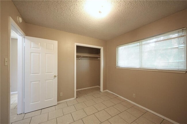 Building Photo - 9802 Brasher Dr
