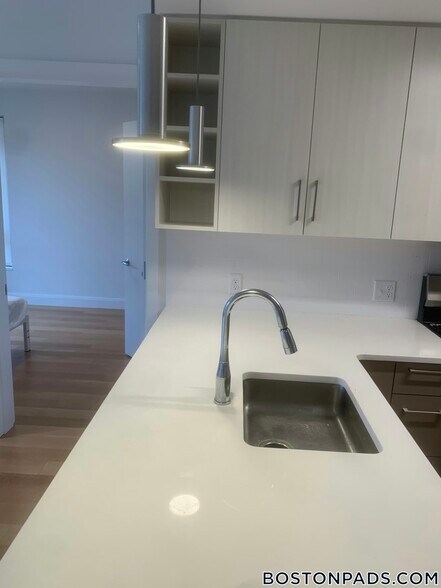 Building Photo - 150 Camden St