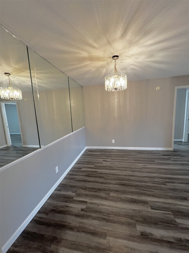 Building Photo - 6200 W Tidwell Rd