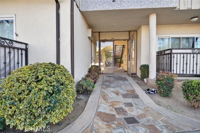 Building Photo - 232 N Verdugo Rd