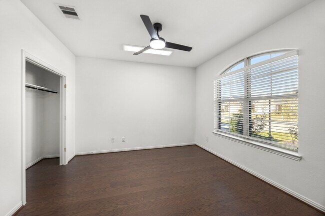 Building Photo - 31319 Horseshoe Meadow Bend Ln