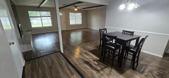 Building Photo - 1419 Twining Oaks Ln