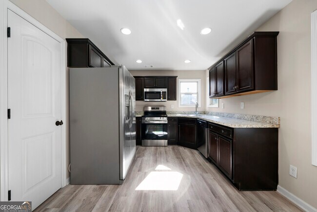 Building Photo - 147 Jackson Farms Dr