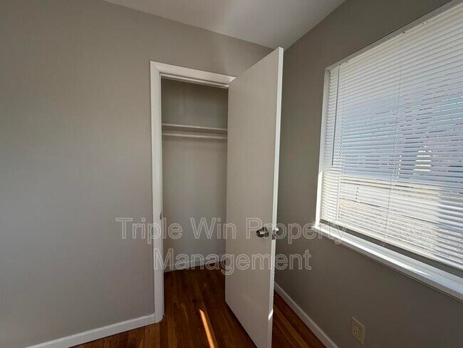 Building Photo - 10191 Mayfair Dr