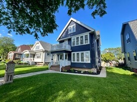 Building Photo - 3014 S 48th St