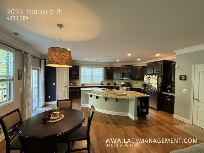 Building Photo - 2033 Tordelo Pl
