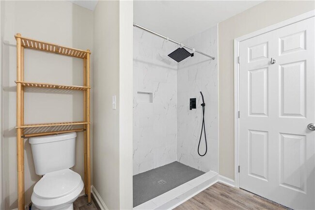 Building Photo - 33 Smyrna Powder Springs Rd SE