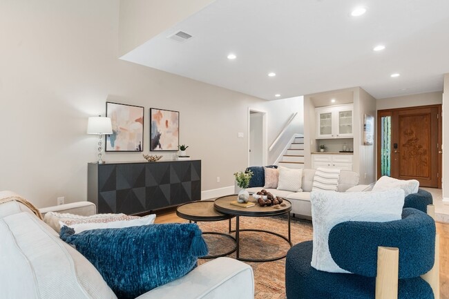 Building Photo - 1936 Foxtail Pl