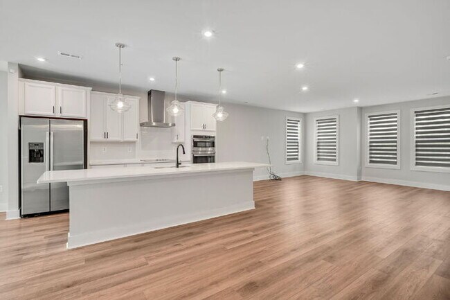 Building Photo - For Rent: Spacious 3-Bedroom Condo in the Heart of Richmond