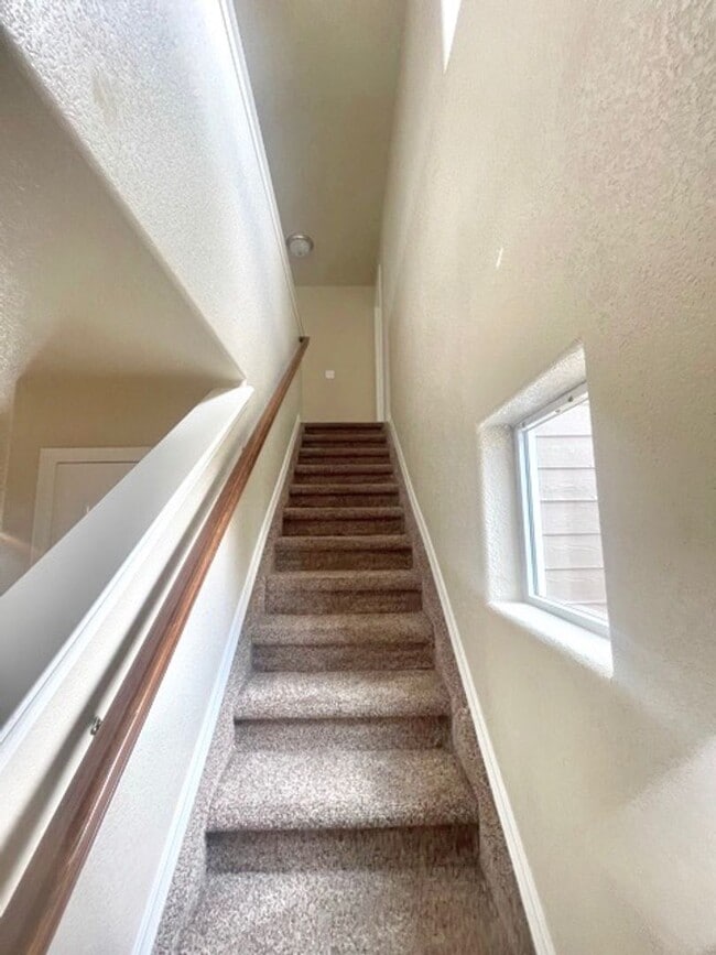 Building Photo - Stetson Hills Home with 3 Bedrooms and 2.5 Baths Available in May