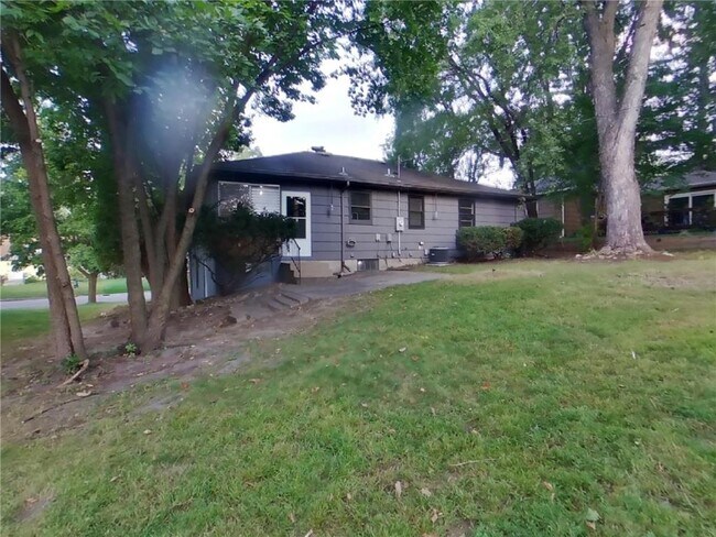 Building Photo - 3712 Abbott Ave N