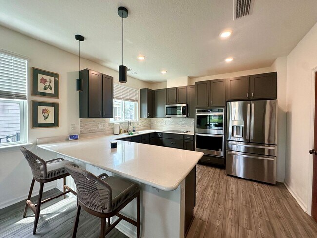 Building Photo - Spacious Home in Growing Area!