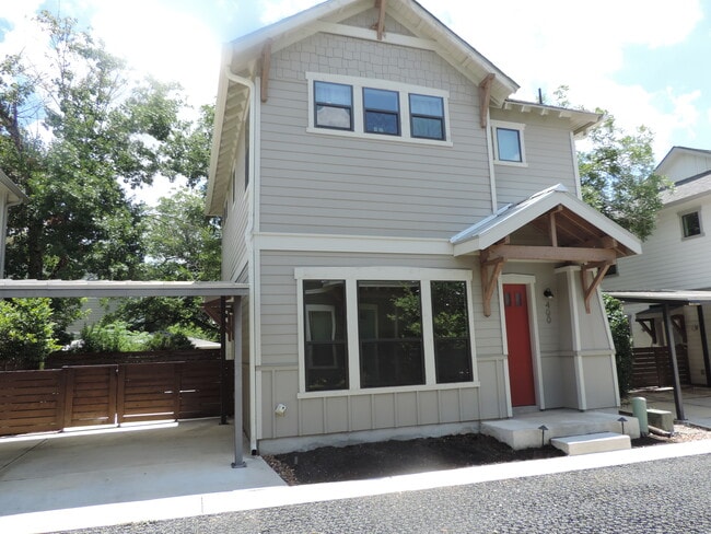 Building Photo - 425 E Mistletoe