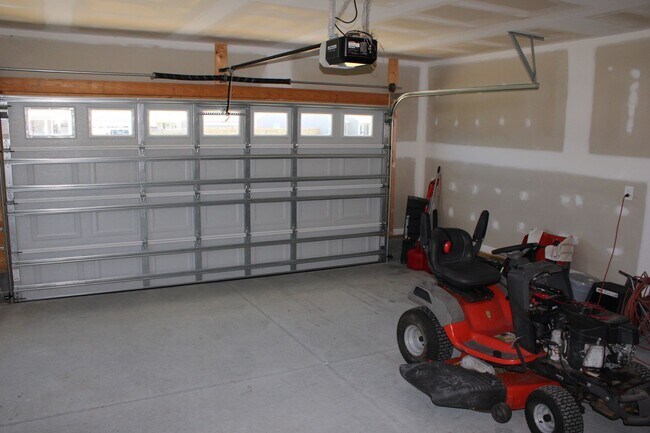 Building Photo - 219 Grist Mill Dr