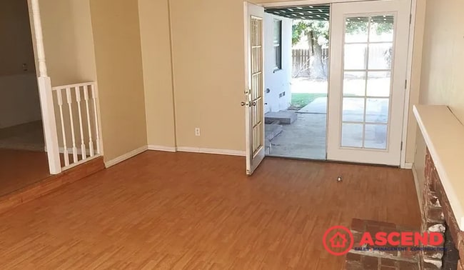 Building Photo - Charming 3 Bedroom Home in Oildale!