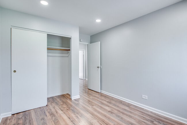 Building Photo - 1596 Manchester Dr