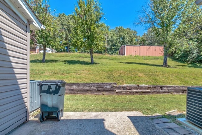 Building Photo - Beautiful Townhome in Antioch