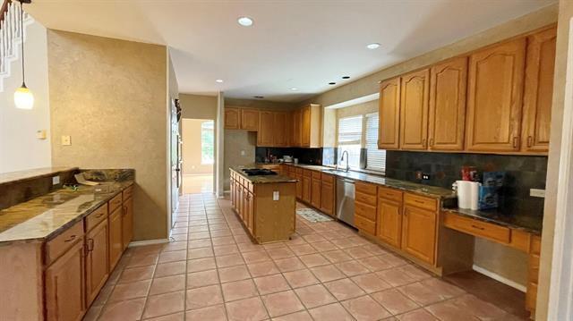 Building Photo - 2712 Oakland Hills Dr