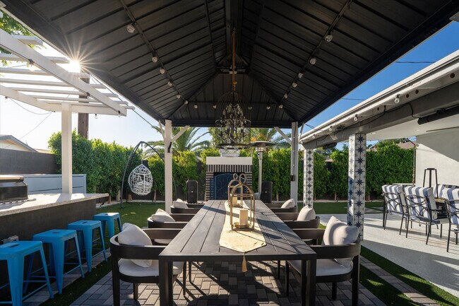 Building Photo - 8543 E Valley Vista Dr