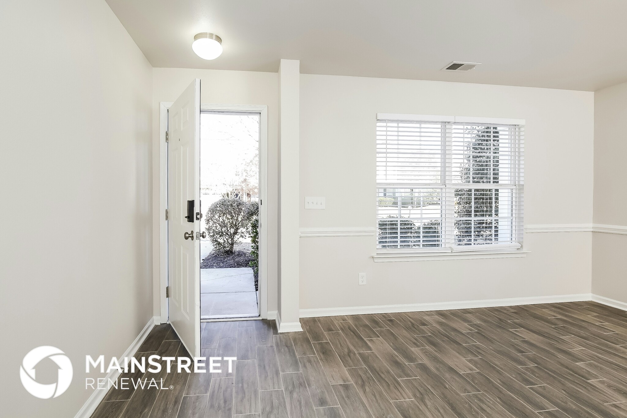 Building Photo - 3994 Creekmoore Dr