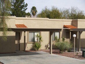 Building Photo - 9109 E Esperanza Dr