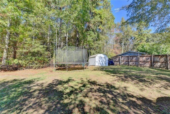 Building Photo - 3940 Piper Glen Dr NE