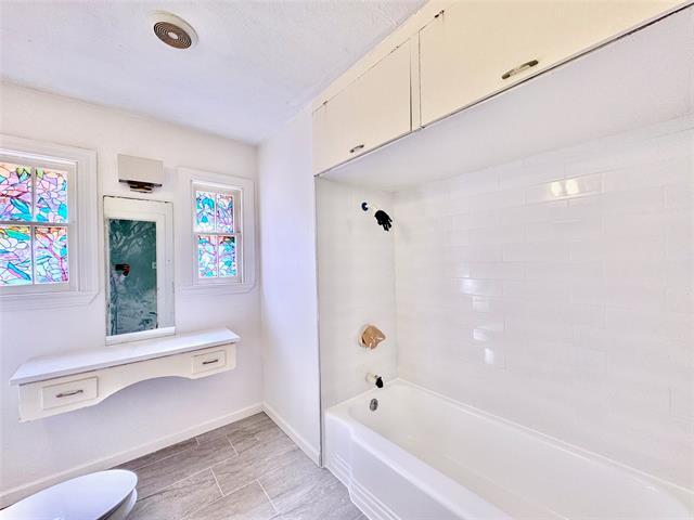 Building Photo - 5511 Longview St