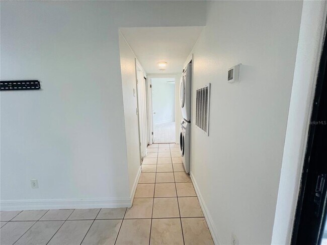 Building Photo - 3941 Atrium Dr