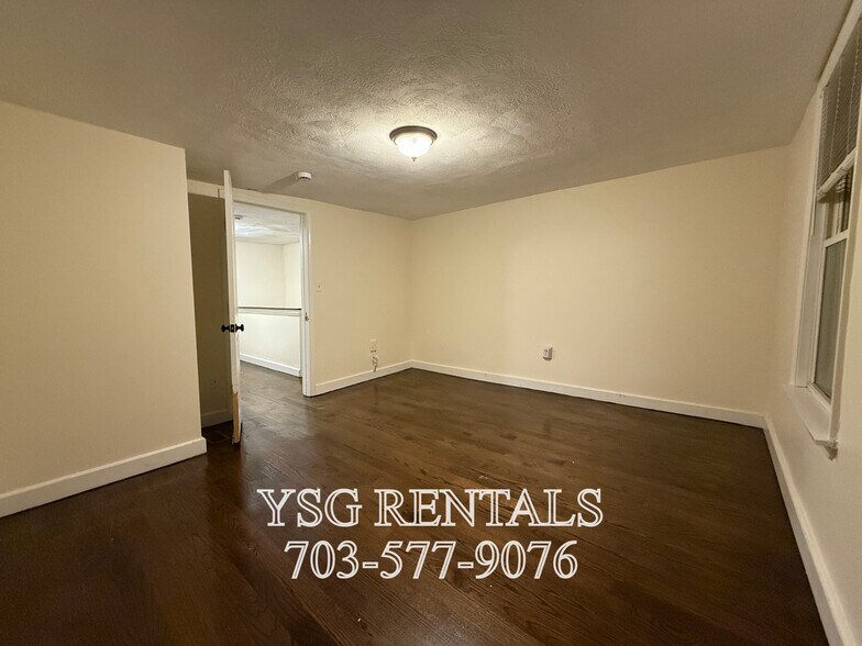 Building Photo - 19 Lambert Ave