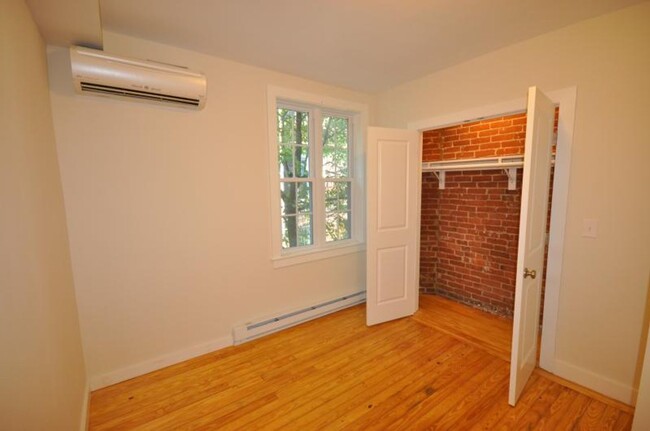 Building Photo - South End Area of Boston, In-Unit Washer a...