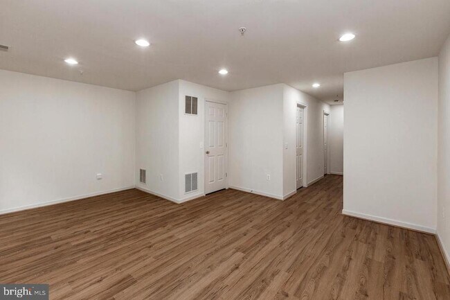 Building Photo - 13953 Lullaby Rd