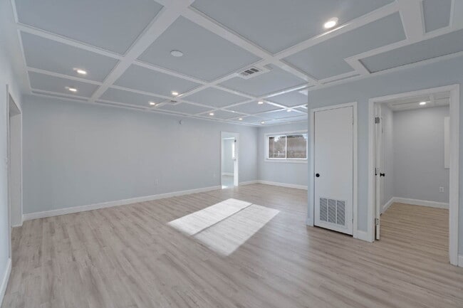 Building Photo - 19 Eglin St