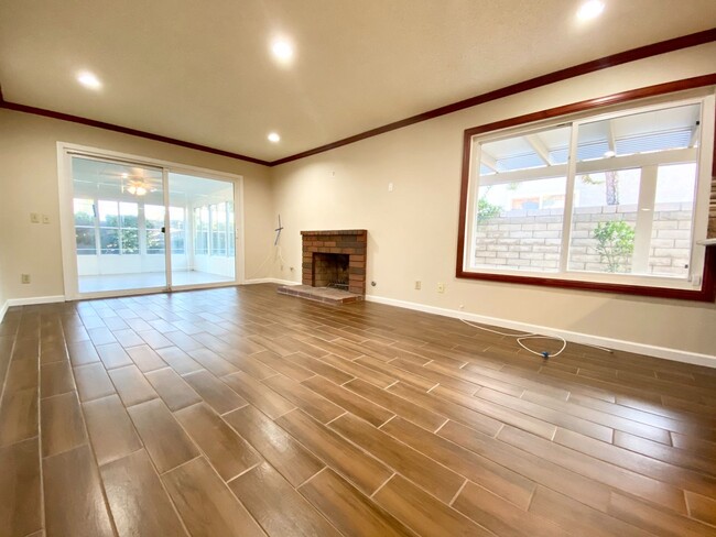 Building Photo - Single Story Home in Walnut Unified School...