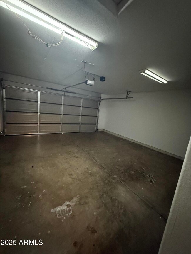 Building Photo - 2320 W Cocopah St