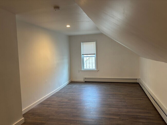 Building Photo - 28 Armington St