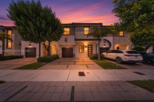 Building Photo - 15490 NW 91st Ct