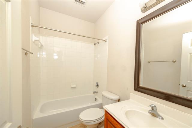 Building Photo - 8722 Bigelow Dr