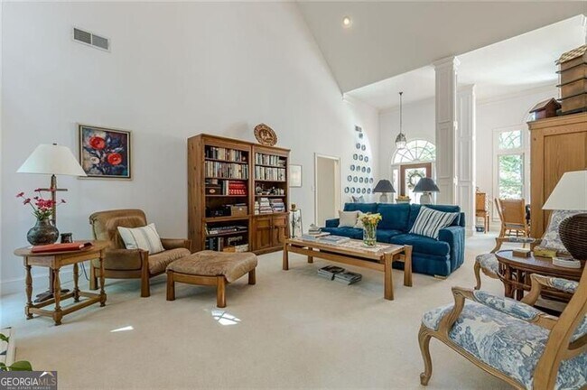 Building Photo - 322 Pebble Trail