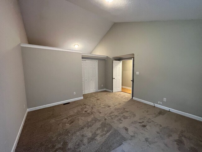 Building Photo - Charming 3-Bedroom Ranch