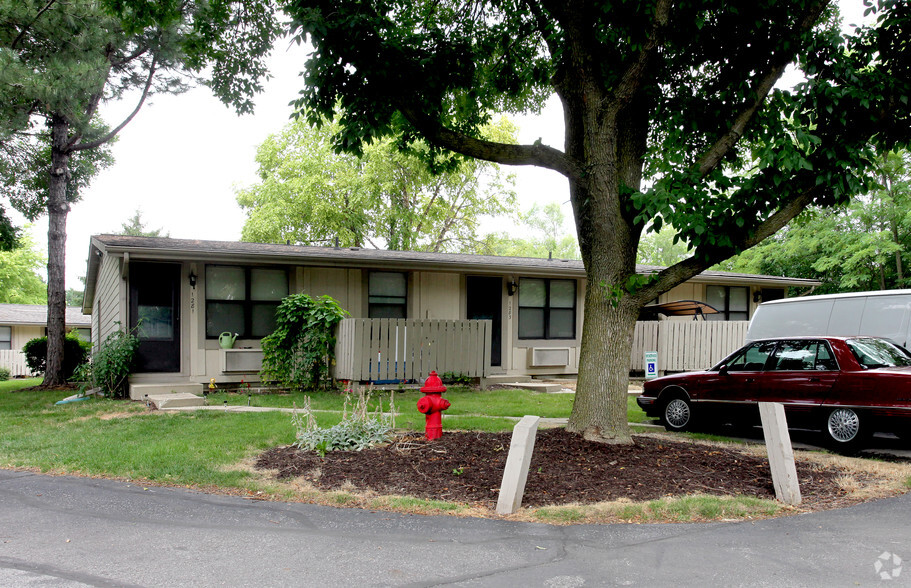 Primary Photo - Ashgrove Apartments