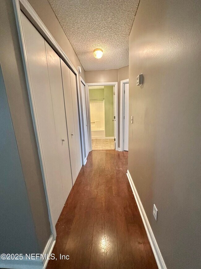 Building Photo - 925 Lake Sanford Ct
