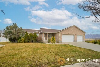 Building Photo - 1316 Kodiak Way