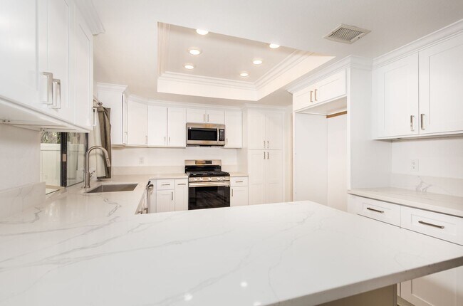 Building Photo - Remodeled Single Story Home off Huron St.