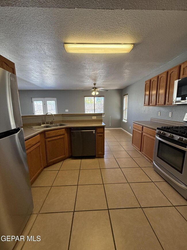 Building Photo - 14157 Tierra Delfin Dr