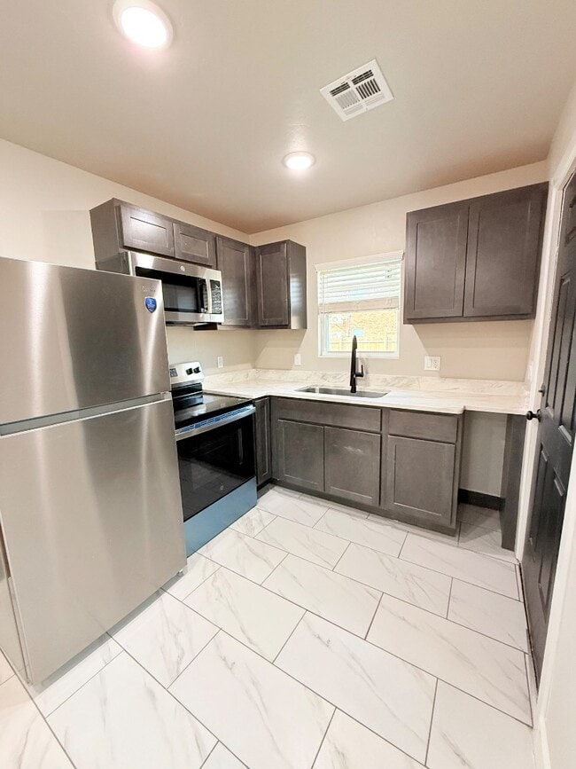 Building Photo - 5909 NW 40th St