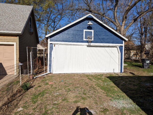 Building Photo - 1337 St Francis