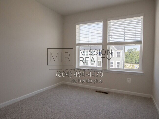 Building Photo - 8756 Whitman Dr