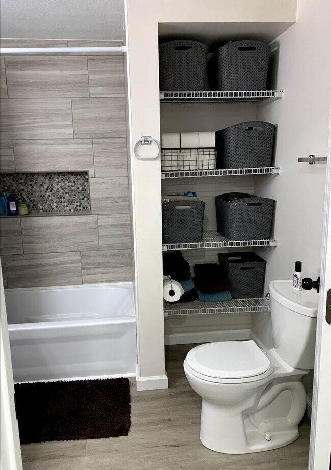 First Floor Bathroom (Photo 2) - 611 4th St NW