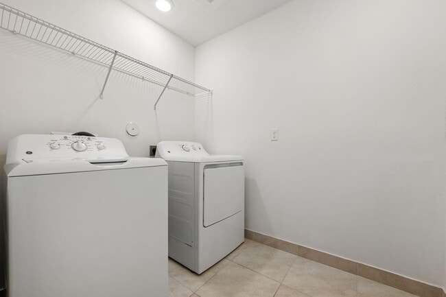 Building Photo - 214 Preserve Trl S
