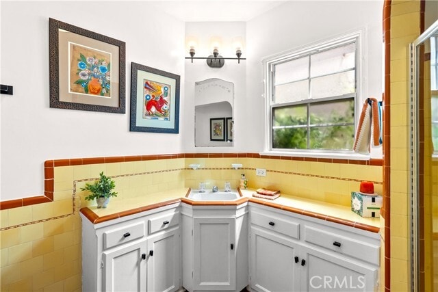 Building Photo - 9101 La Salle Ave